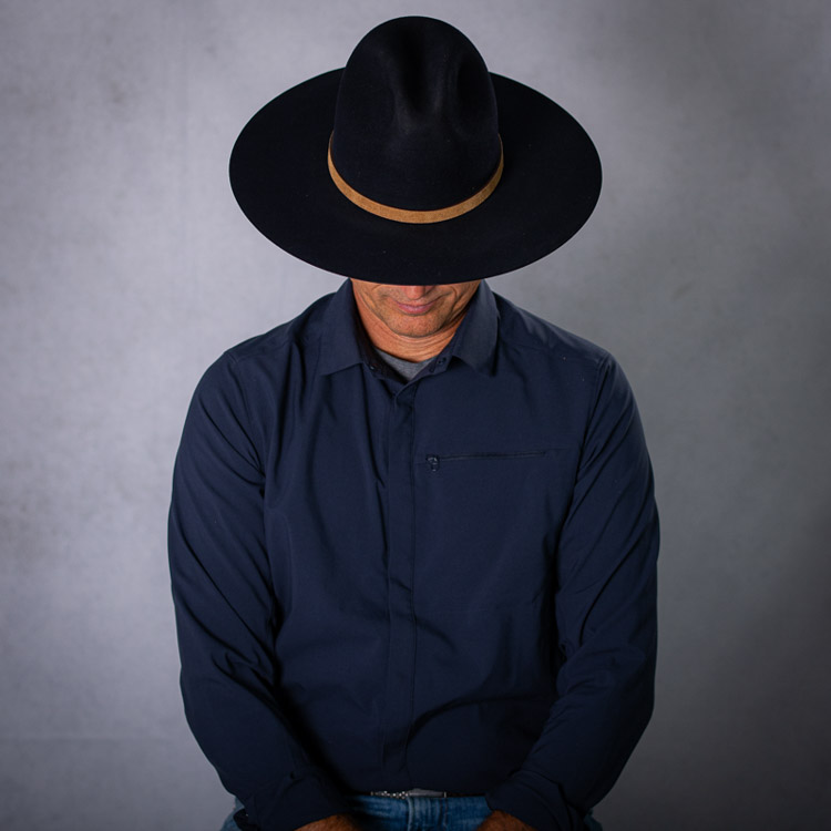 NAVY BEAVER BLEND HAT