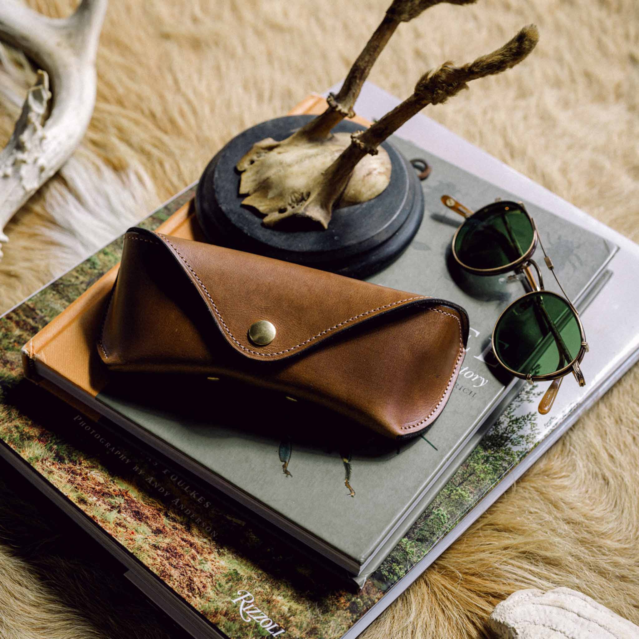 LEATHER SUNGLASSES CASE